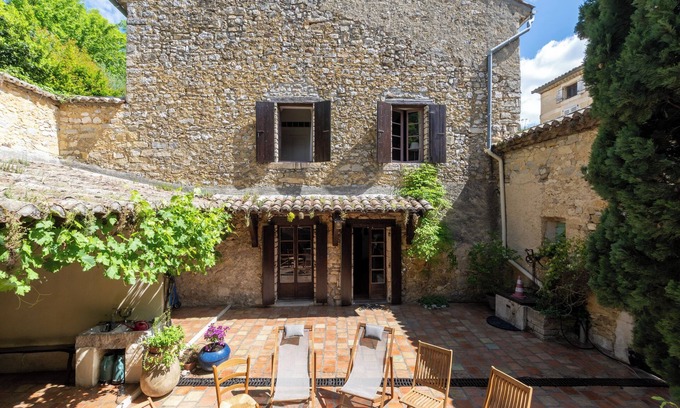 Lagorce Villa | Villa 'Le Lion D'Or' with Private Terrace, Private Garden and Wi-Fi