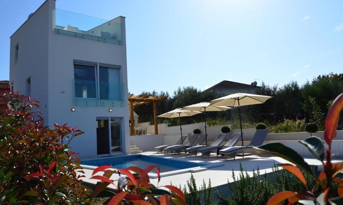 Okrug Gornji Villa | Villa Leona