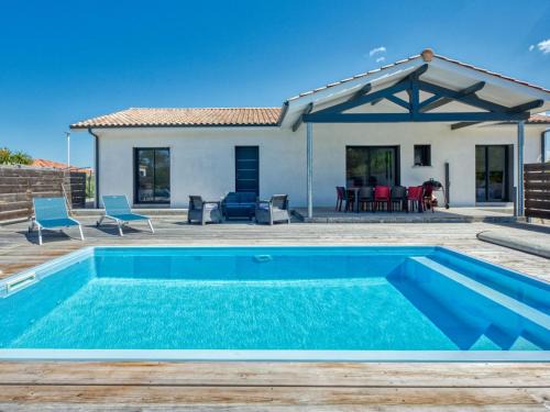 Vensac Villa | Villa Les Alyzés by Interhome