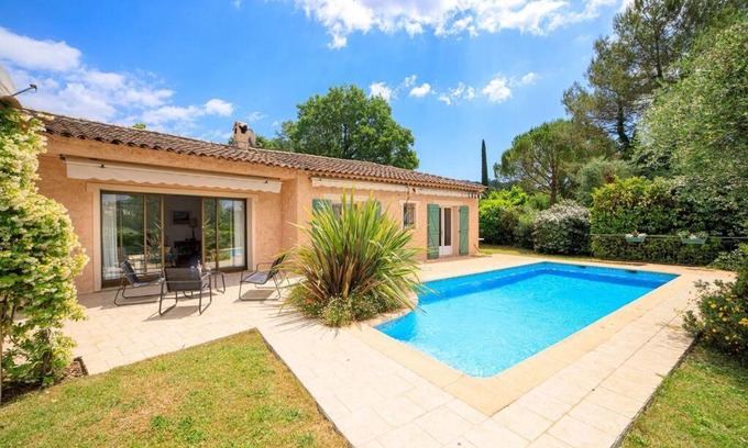 Valbonne Apartment | Villa les lauriers - domaine des lauriers by Halldis