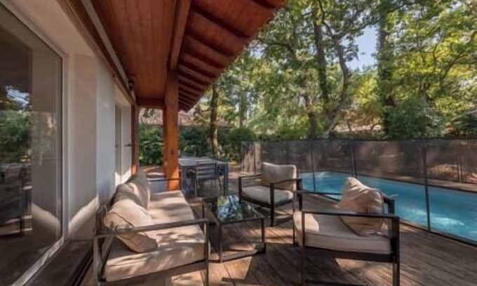 Pyla-sur-Mer Villa | Villa Les Violettes a stone's throw from the beach