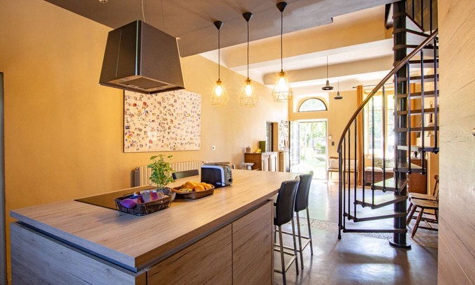 Brignoles Villa | Villa Lorette - Seven Bedroom Villa, Sleeps 15