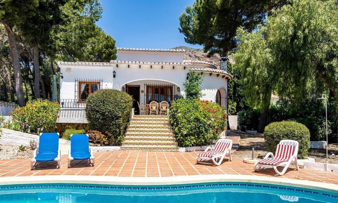 Jesus Pobre Villa | "Villa Los Lagos" with Mountain View, Private Pool, Terrace, Garden, A/C & Wi-Fi
