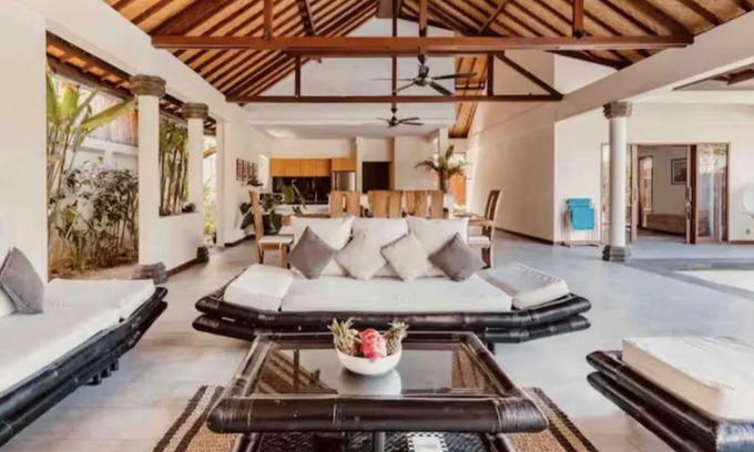 Jungut Batu Villa | Villa Lotus Lembongan