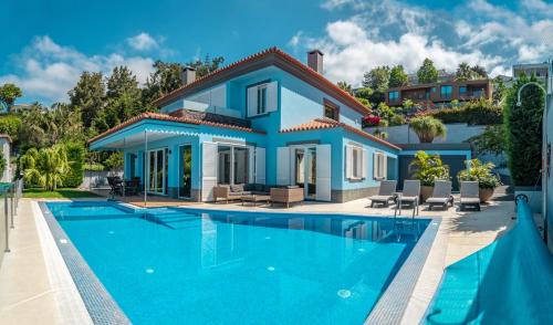 Sao Goncalo Villa | Villa Loureiro Palace With Soccer Field