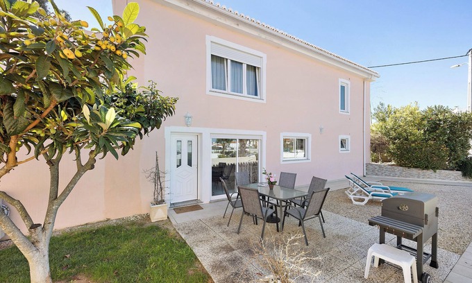 Montes de Alvor Villa | Villa 'Lugar Encantador' with Shared Terrace, Wi-Fi and Air Conditioning