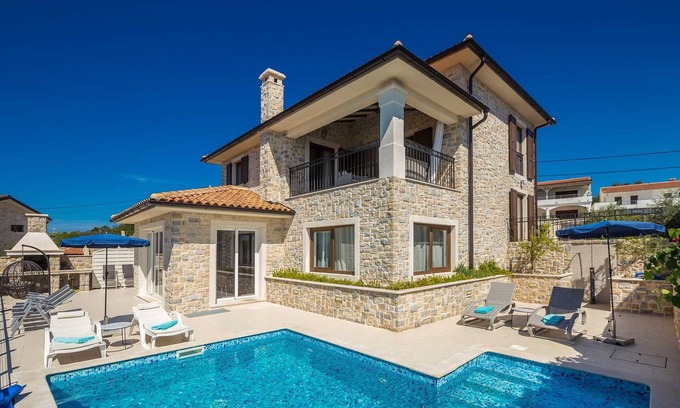 Linardici House | Villa LURDA with a magnificent sea view and heated pool