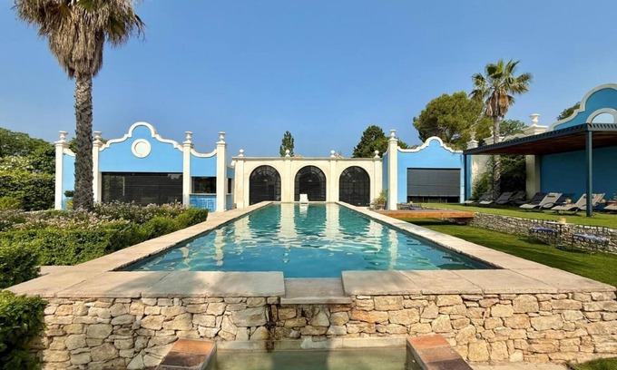 Aix-en-Provence Villa | Villa.luxury.for 16.swimming pool view palm groove