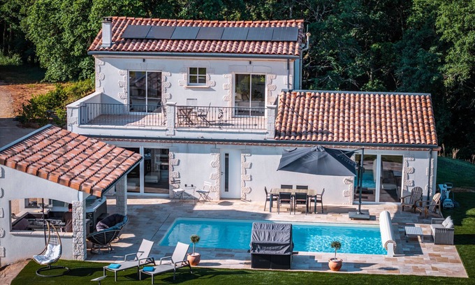 Castelnau-de-Montmiral Villa | Villa Maurine - Pool & Spa & Fitness