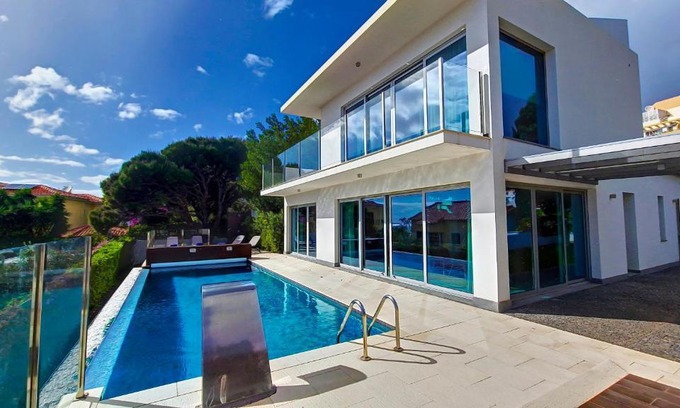 Canico Villa | Villa Madeira by LovelyStay