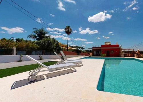 Quarteira Villa | Villa Malmequer by FHR private