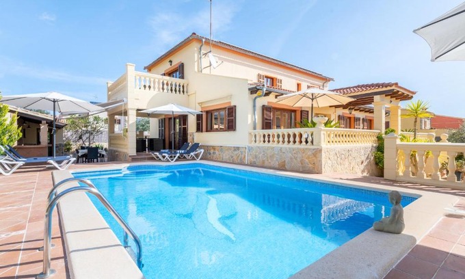 Pedruscada Villa | Villa Manrique