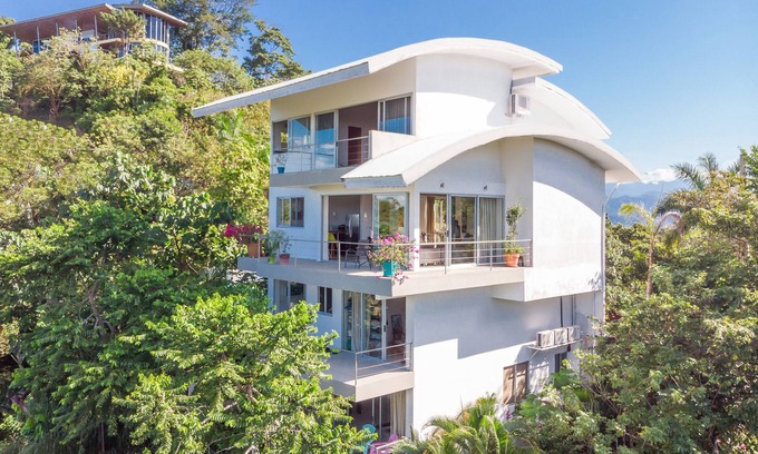 Valle Pura Vida Villa | Villa Mar y Sol: 4 Independent Apartments in Quiet, Natural Area w/wildlife!