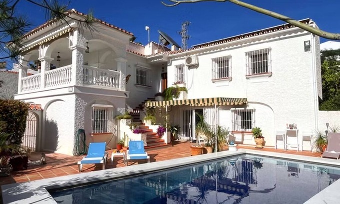 Caleta de Velez Ski Chalet | Villa Mara is a luxurious villa in Caleta de Vélez, Costa del Sol.