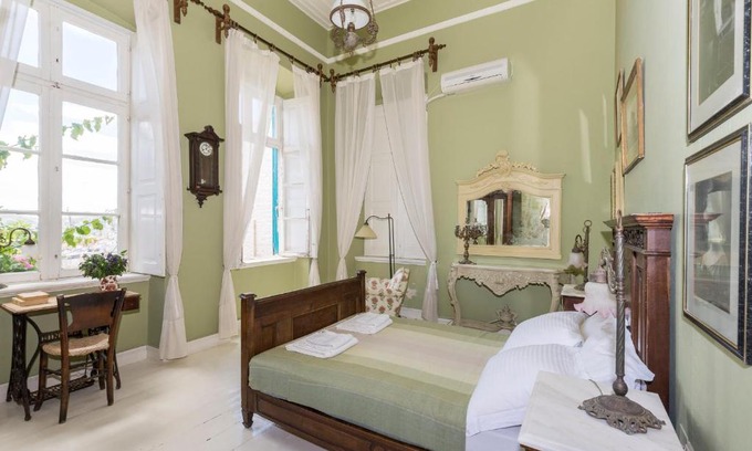 Ermoupoli House | Villa Maria-Syros
