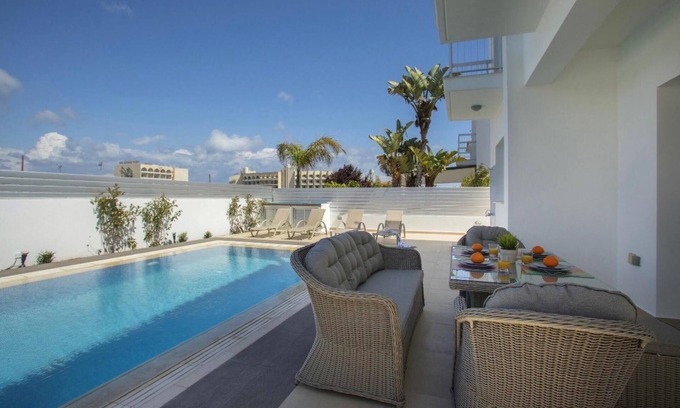 Pernera Villa | Villa Marina in Pernera