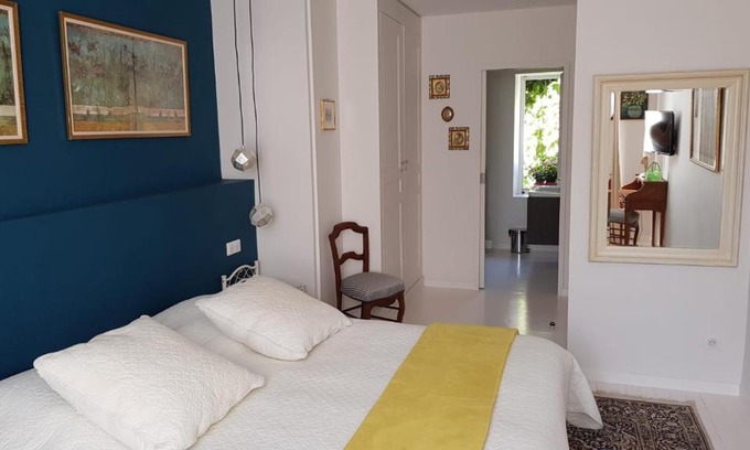 Amboise House | Villa Mary