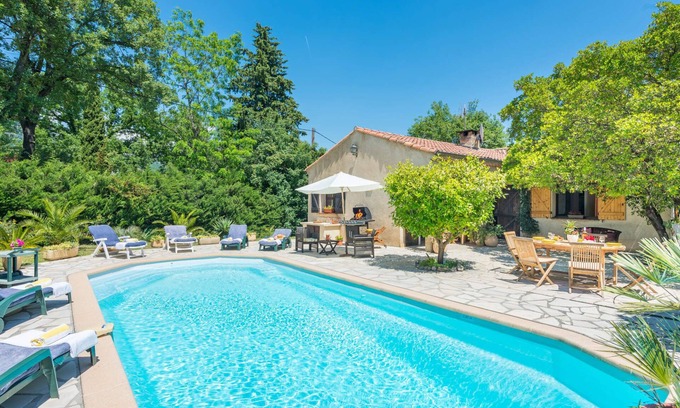 Peymeinade Villa | Villa Mas des Fleurs by Villa Plus