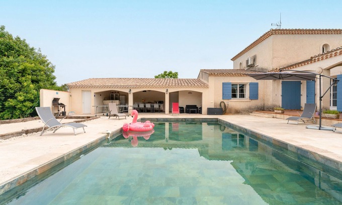Saint-Etienne-du-Gres Villa | Villa 'Mas De La Tourrache' with Private Pool, Wi-Fi and Air Conditioning