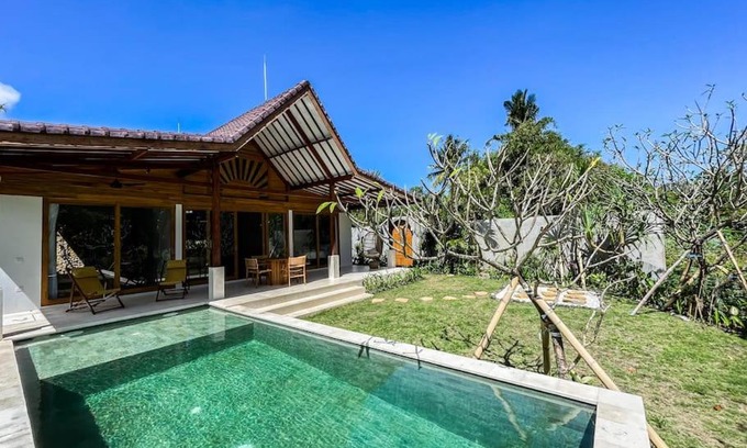 Kuta Villa | Villa MAWAR - Easy Getaway for 4 - Kuta Central