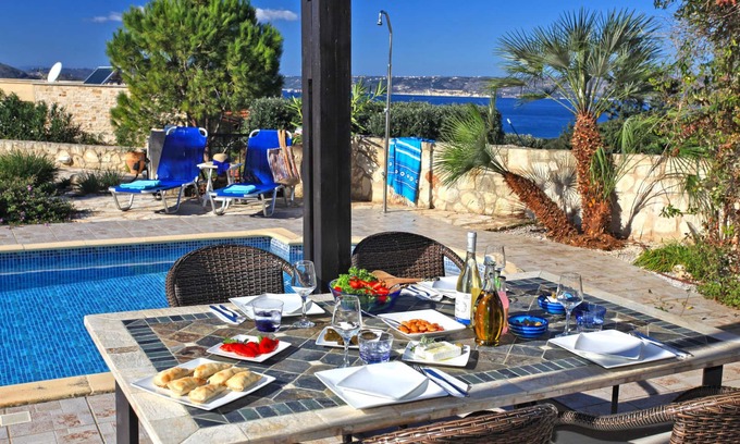 Plaka Villa | Villa Meli - walking distance to Almyrida beach