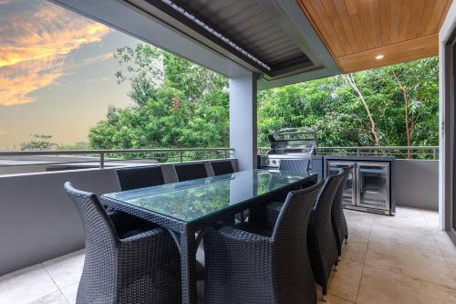 Port Douglas Villa | Villa Mercedes - Poolside Tranquility on Murphy St