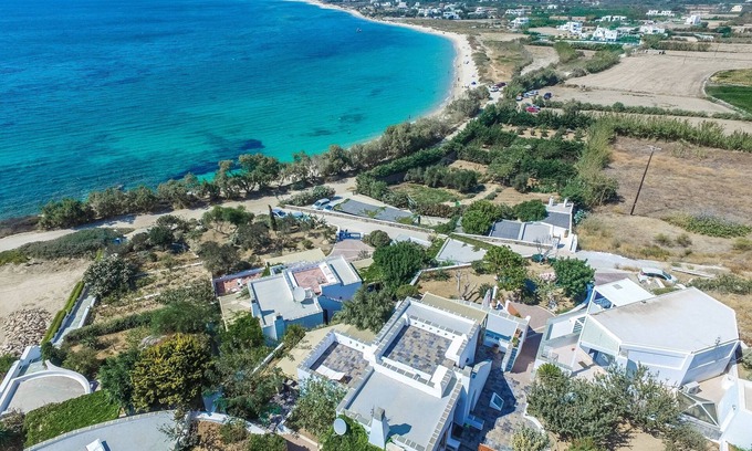 Maragas Villa | Villa 'Miami' in Villa Paradise Boutique Villas Hotel- Plaka beach