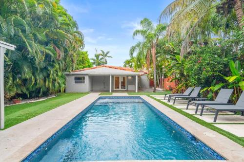 Northeast Miami House | Villa Miami Poolside Paradise