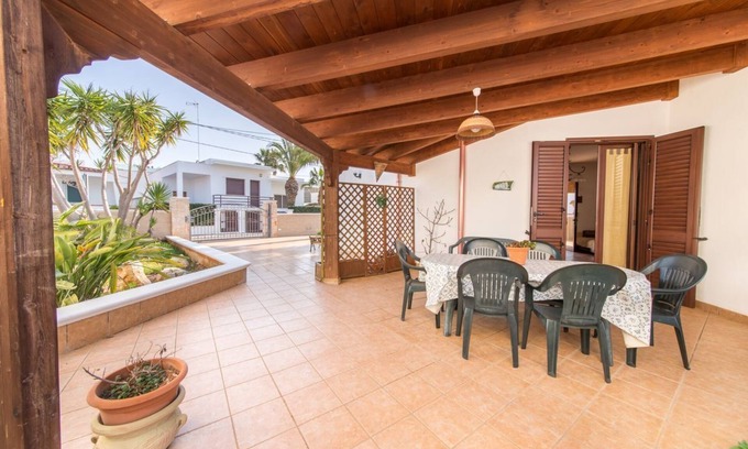 Posto Rosso Villa | Villa Michela Sofia - Salento Reservation