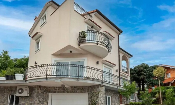 Kuceli Villa | Villa Mihaela by Villas Guide