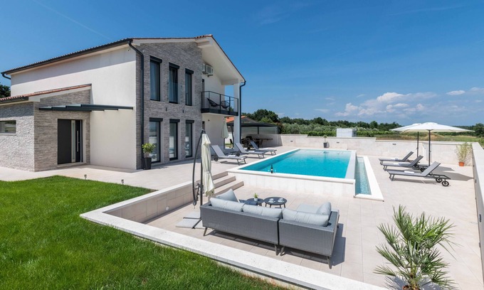 Marcana House | Villa Milla * with pool, 7km from the sea, barbecue, free Wi-Fi and MiniGolf