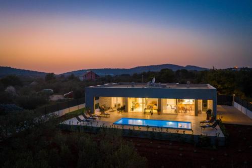 Jezera Villa | Villa Millennium