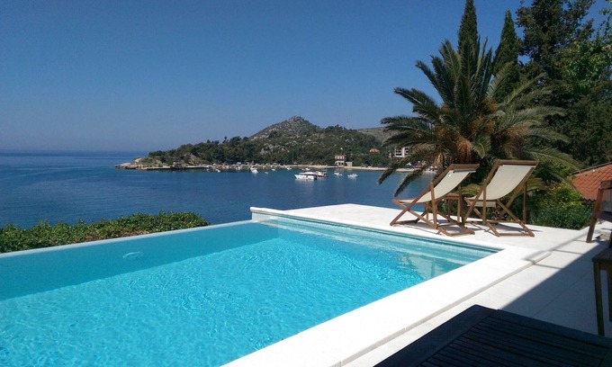 Mlini Apartment | Villa Mirjana - One Bedroom Apartment with Terrace and Side Sea View (Taverna)