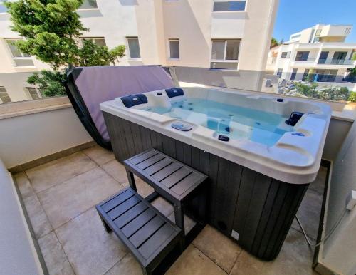 Zrce Villa | Villa Miss Sunshine with private jacuzzi