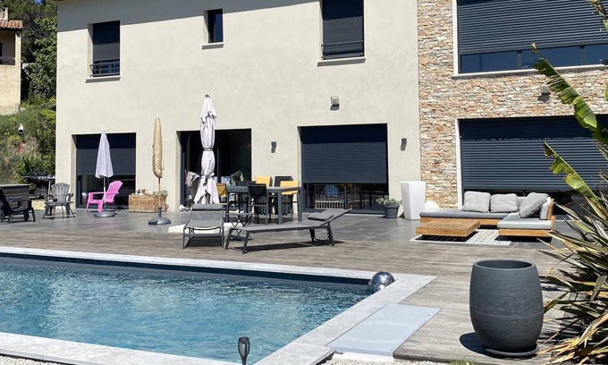 Pierrevert Villa | Villa Moderne Avec Piscine , vue Imprenable