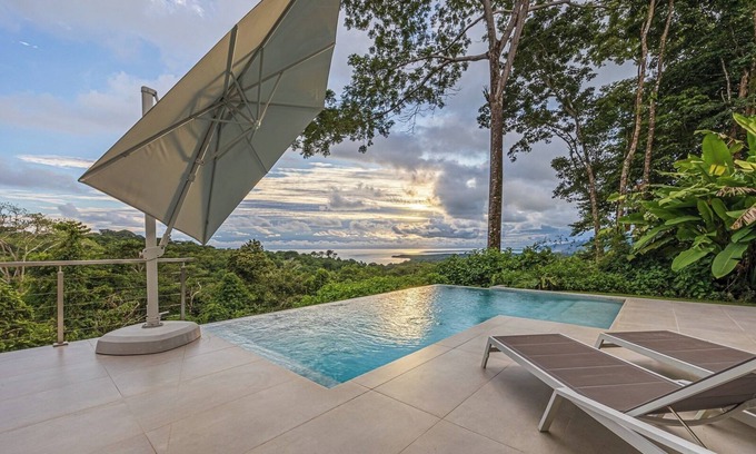 Ballena Villa | Villa Monos Locos - A Luxurious, Gated and Private Villa Retreat