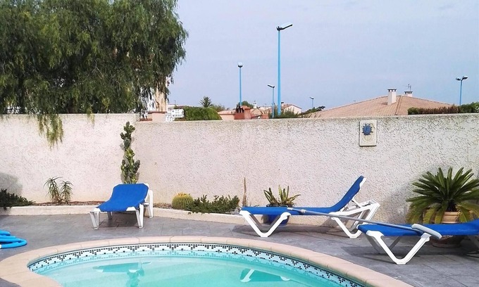 Montescot Villa | VILLA Montescot with Pool for a calm seaside holiday