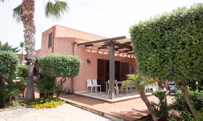 San Vito Lo Capo Villa | Villa Morici con ampio giardino