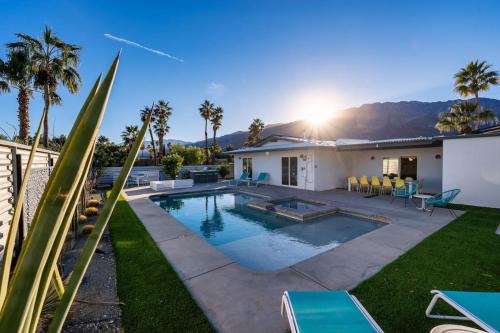 Vista Norte House | Villa Mosaic Vibrant Palm Springs Retreat