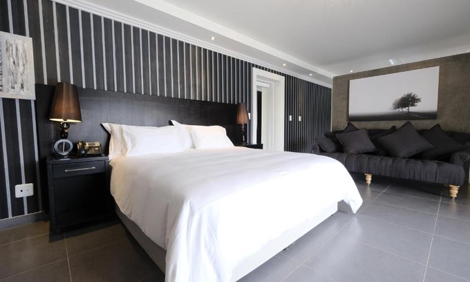 Greater Johannesburg Metropolitan Area Hotel | Villa Moyal