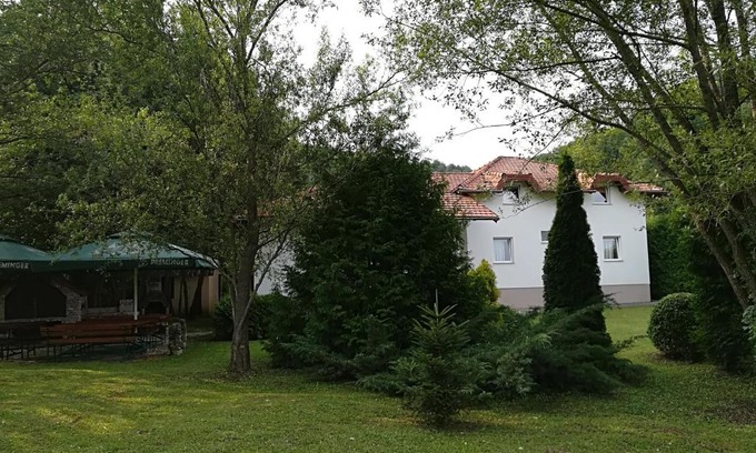 Kulen Vakuf House | Villa Nana