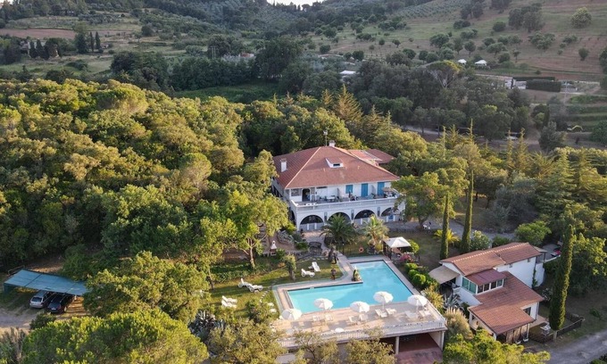 Campiglia Marittima Villa | Villa near the Pool in a fantastic Park