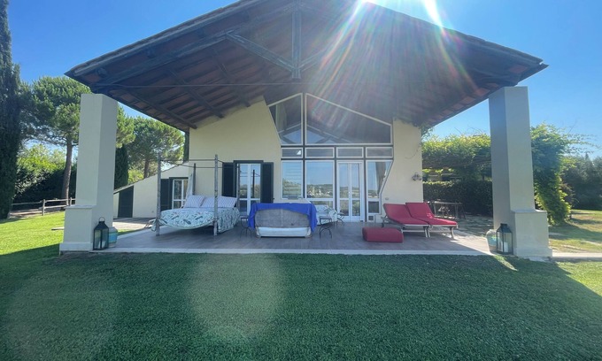 Pescia Fiorentina Villa | Villa nestled in the Tuscan hills with swimming pool ten minutes from the sea.
