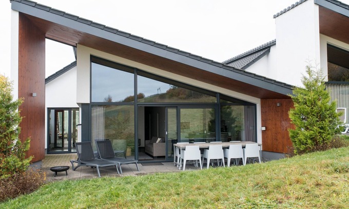 Neuastenberg Villa | Villa 'Neuastenberg Alexander 4' with Mountain View, Shared Terrace and Wi-Fi