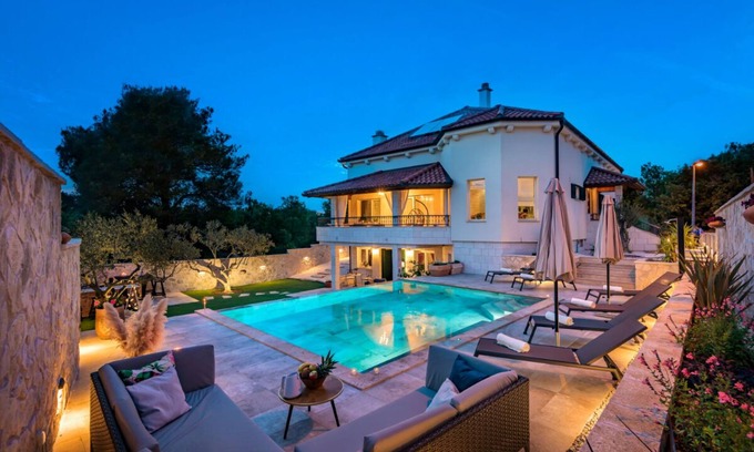 Bilice Villa | VILLA NIENTE DA FARE SEBENICO