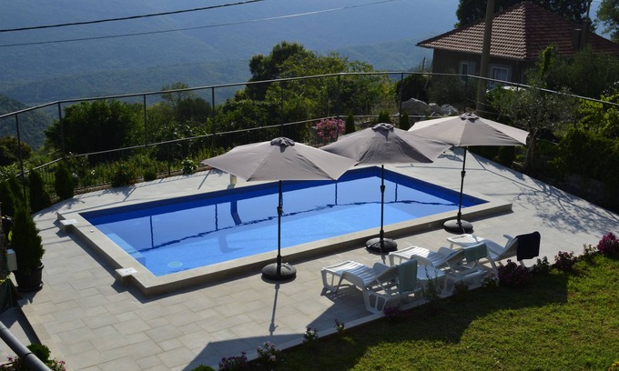 Bratesici House | Villa Nikola - Nature fresh air suitable for families