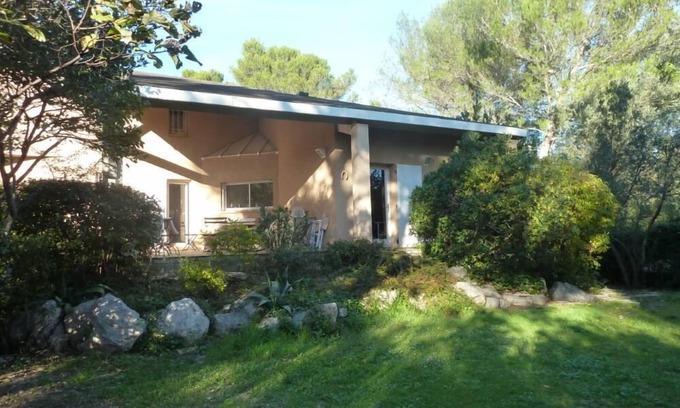 Quartier des Espesses Villa | Villa Nîmes, private swimming pool, garden "garrigue spirit" 5mn from the Maison Carrée