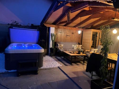Izola Villa | Villa Noa jacuzzi & sauna