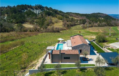 Hum House | Villa Noeli