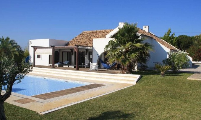Fornos Villa | Villa Oasis Azul - beautiful villa with heated private pool, short walk to all amenities
